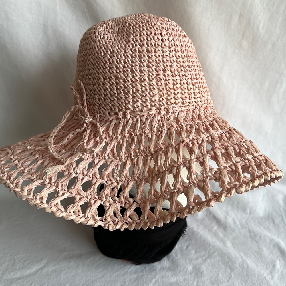 Pink floppy straw hat with tie